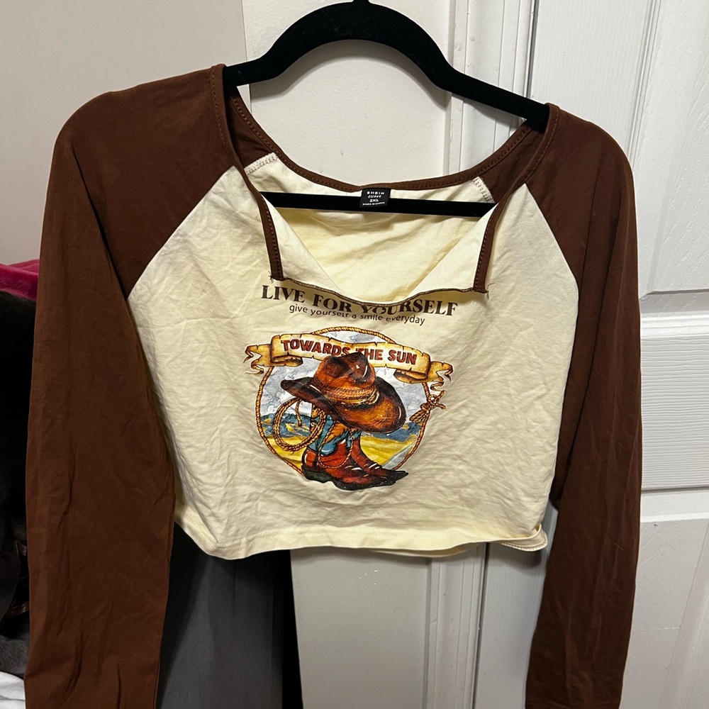 SHEIN Brown and Cream Graphic Crop Top